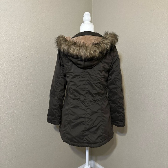 Snobbish Green Hooded Faux Fur Parka Size: Medium - Picture 4 of 9